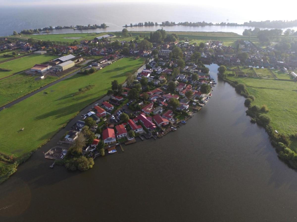 Ferienhaus Max Am Wasser Ferienpark Vislust Wervershoof Exterior photo
